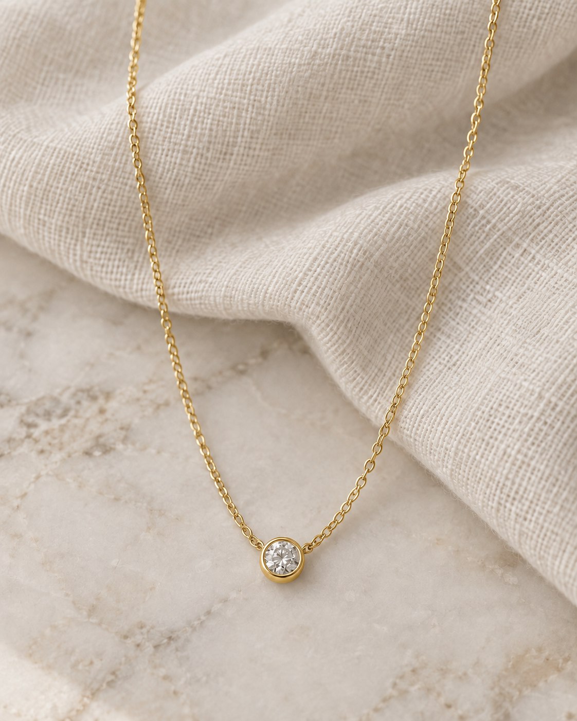 Clizia · Collar Solitario · anillo de compromiso en Platino con Diamante, otra vista