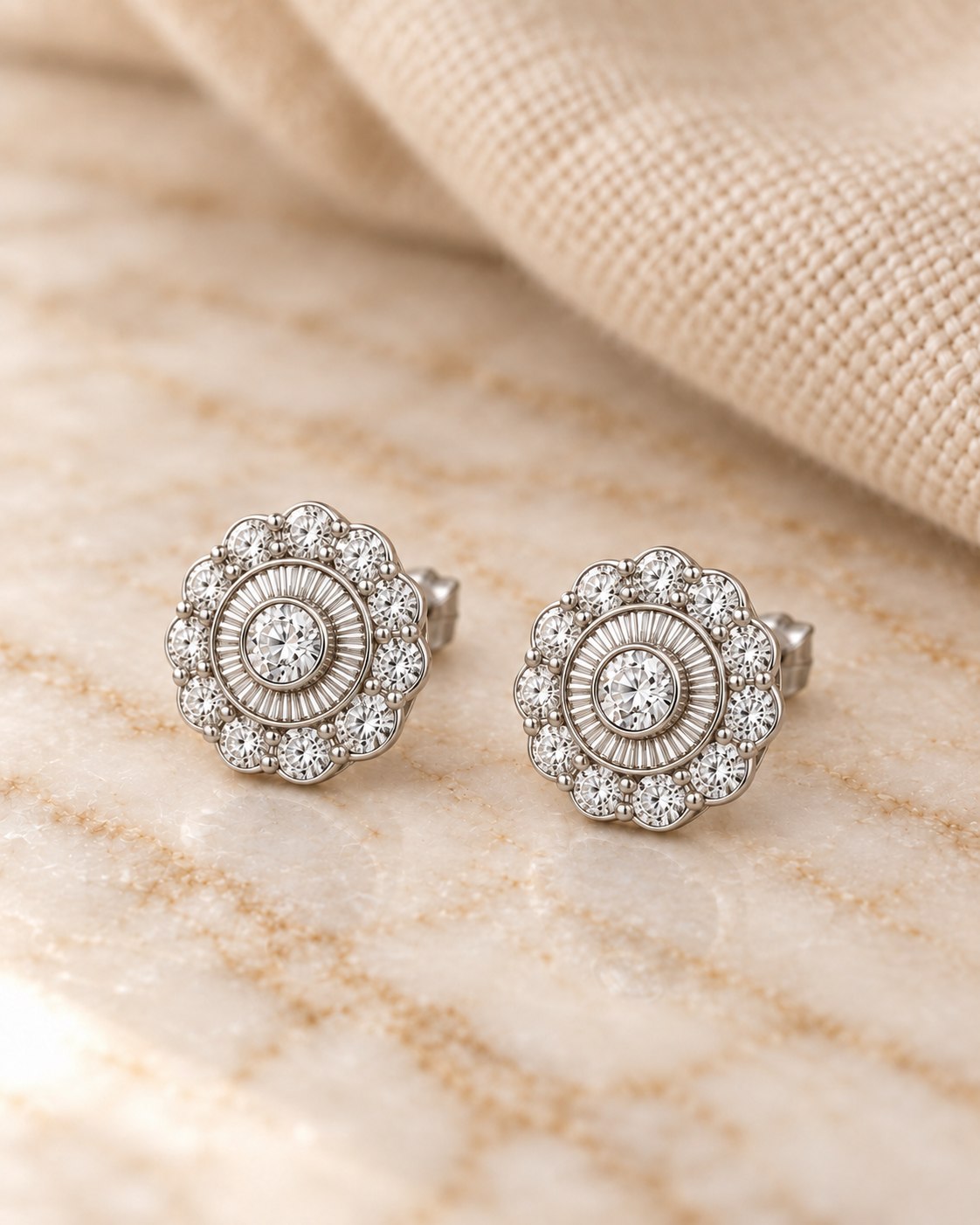 Freya · Aros Cúmulo Flor · anillo de compromiso en Oro 18k amarillo con Diamante, vista 2