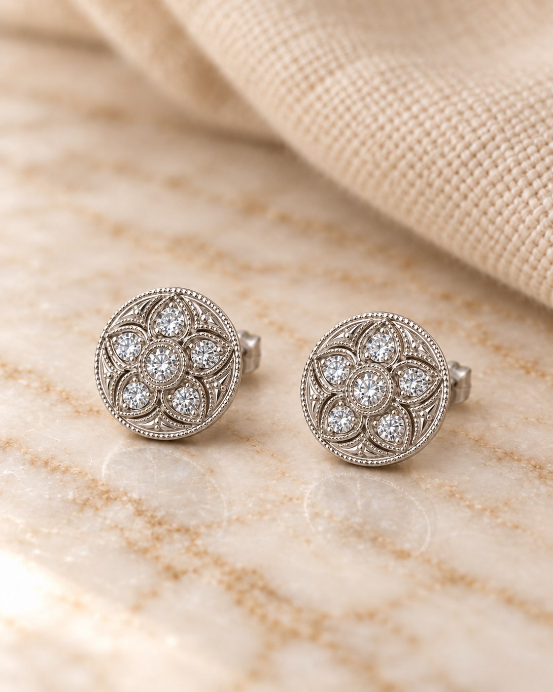 Pomona · Aros Medallón Floral · anillo de compromiso en Oro 18k amarillo con Diamante, vista 2