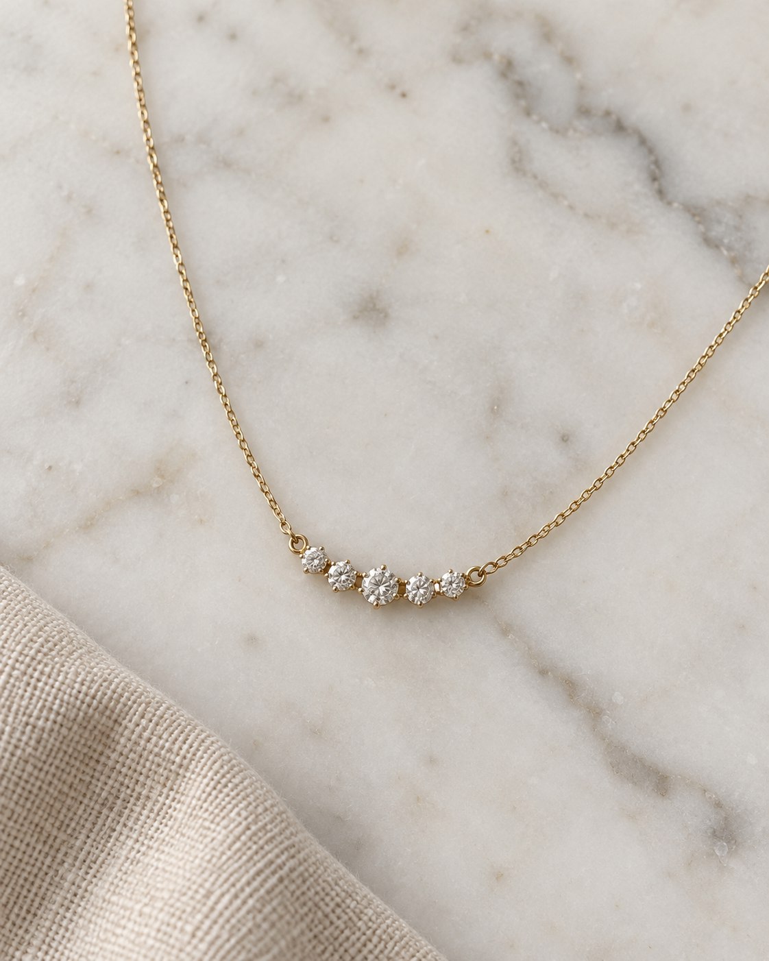 Arco · Collar Barra Diamantes · collar en Oro 18k amarillo con Diamante