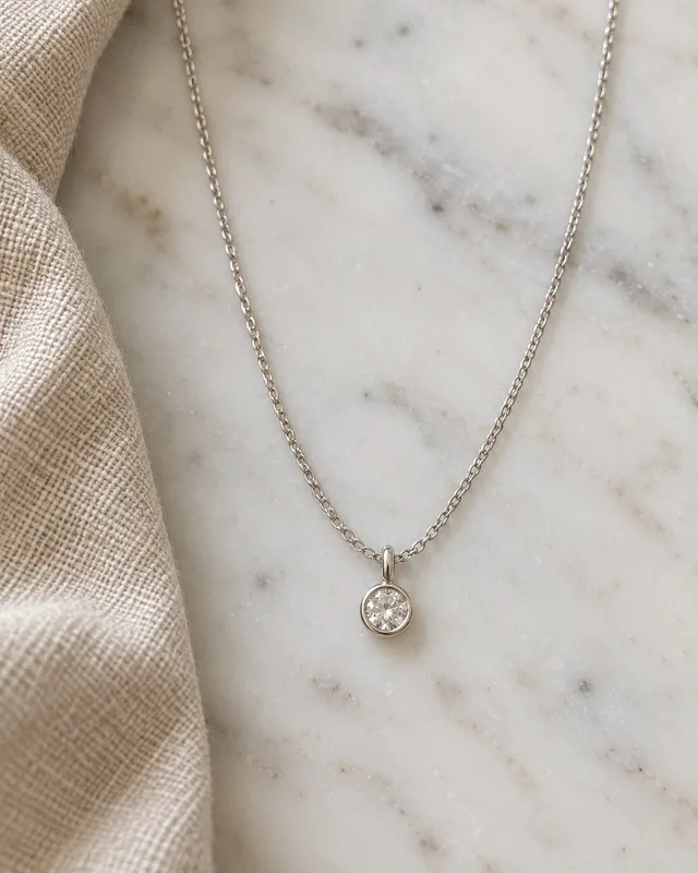 Punto de Luz · Collar Diamante Bisel · anillo de compromiso en Oro 18k amarillo con Diamante, vista 2