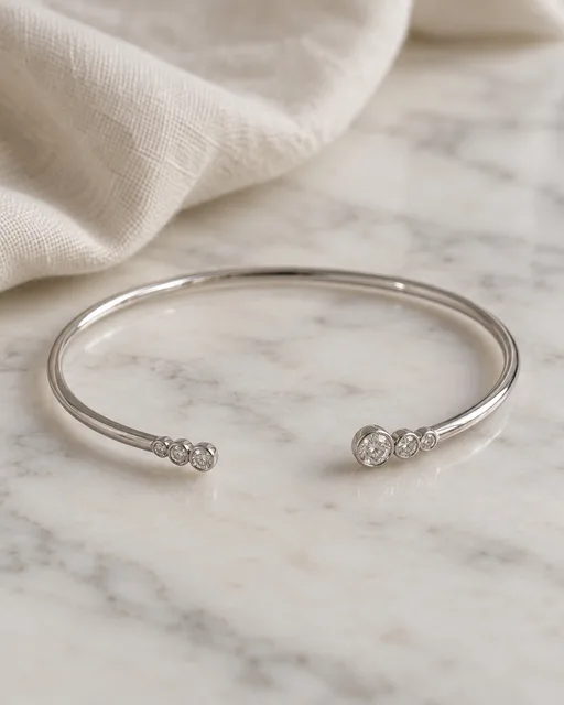 Fiorella · Cuff Abierta · pulsera en Platino con Diamante