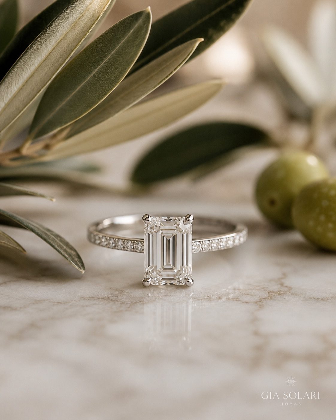 Solitario Esmeralda Pavé Platino, Corte esmeralda, Argolla pavé, Platino