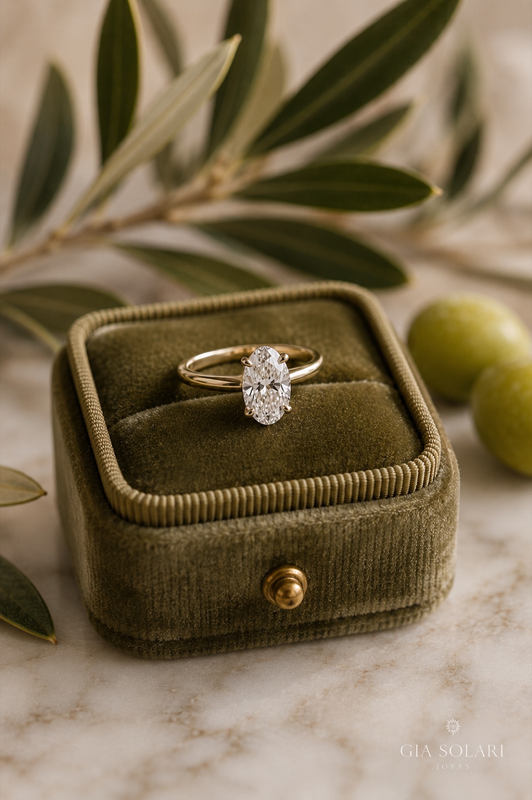 Aurora · Solitario Oval Oro, Oro 18k amarillo, Diamante oval central, banda lisa